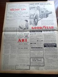 Vatan Gazetesi - 23 Şubat 1955 - Adnan Menderes'in Tuttuğu Yol Yazan Ahmet Emin Yalman Köşe Yazısı - Suriye Türk Irak Paktına Girmiyor - Nevadada Dün Atom Bombası Patlatıldı - Sirkeci Soğuksu Tren Hattı Bitmek Üzere - Saidi Kürdi'ye Isparta'da Her Cuma Tezahürat Yapılıyor - Celal Bayar'a Fahri Hukuk Doktorluğu Verildi - Fırtınadan Dumlupınar Vapurunun Dümen Zinciri Koptu - Hanımın Çiftliği Yazan Orhan Kemal Yazı Dizisi - Emekli Madalyaları Çek İle Ödenecek - Viyana'da Birleşen Eller İsimli Türk Filmi Gösterildi - Gazeteci Ceyn Arden'in Maceraları Çizgi Roman - Haliç'te Sökülen Şanlı Hamidiye'nin Son Durumu - Toprak Sevgisi Senaryo Ve Resim Çetin A. Özkırım Yazı Dizisi - Sir Julius Levy'nin Yükselişi Yazan Daphne Du Maurier Yazı Dizisi - Kamptan Ayrılan Güreşçiler İsmet Atlı Tevfik Yüce Ve Adil Atan Hakkında Tahkikat -  Fenerbahçe Takımı Esaslı Bir Islahata Tabi Tutulacak -  Good Year Lastikleri - Arı Unları - Sulfaderme Yara Merhemi - Bir Brezilya Takımı Türkiye'ye Geliyor - Eskrim