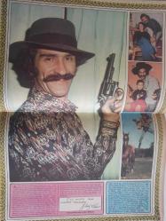Pazar Haftalık Aktüalite Sinema Tiyatro Müzik ve Magazin Dergisi - 1976 Yılı - Sayı:981 - Meral Orhonsay - Aynur Akarsu - Senar Seven'in birisi resmi nişanlısı olmak üzere, iki sevgilisi var - Mete İnselel - Kemal Özkan - Sayra Orkan - Selahattin Erköse - Güney Akbay - Naim Akbay - Ayşegül Akbay - Aydın Apaydın - Nilüfe Kara - Sercihan Kandaş - Nadide Eraslan-  Zeynep Değirmencioğlu - Yıldıray Çınar - Sayra Orkan - Bora Çakır - Melek Ayberk - Salih Vatansever - Ali Vatansever - Enver Ersu - Yıldıray Çınar - Melek Ayberk - Serpil Örümcer - Berkant Almanya'da nişanlanıverdi - Engin Işık - Seyyal Taner Dev Posteri - Ünlüler Albümü: Yılmaz Köksal - Arzu Okay - Tevfik Fikret - Yılmaz Köksal - Melek Görgün - Gönül Tansel - Çetin İnanç - Eva Bender - Yılmaz Köksal - Tunç Başaran - Ülkü Özen - Çetin İnanç - Yılmaz Köksal - Yeşim yükselen - Arzu Okay - Hale Soygazi - Ahmet Özhan - Ahmet Tarık Tekçe - Öztürk Serengil - Elif Pektaş - Ajda Pekkan - Tennur Solak - Posterli Tam Takım Dergi