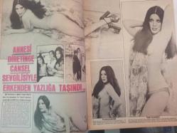 Pazar Haftalık Aktüalite Sinema Tiyatro Müzik ve Magazin Dergisi - 1976 Yılı - Sayı:975 - Leyla Sayar - Melek Görgün - Annesi diretince Feri Cansel sevgilisiyle erkenden yazlığa taşındı - Günseli Başar - Necmettin Öztemiz - Levent Nursen - Mine Kırıkoğlu - Asuman Çiftçi - Nilgün Çakıroğlu - Asil Delibaş - Nurhan Şengönül - Melek Görgün - Oya Temel - Cezmi Biren - Ali Sema Ramazanoğlu - Ayten Bahar - Hülya Tuğlu - Rasim Kıroğlu - Gülşen Bubikoğlu - Nilgün Atılgan - Tarık Akan - Ajda Pekkan - Gökmen'e Bahar Erdeniz el koydu - Ünlüler albümü: Müşerref Tezcan - Tamer Yiğit - Yılmaz Duru - Süreyya Duru - Cüneyt Arkın - Atakan Çelik - Ahmet Mekin - Remzi Jontürk - Yılmaz Güney - Osman Faruk Seden - Gönül Tansel - Güzellik Kraliçemiz Beyza Başar Filipinlerde hem yarıştı hem de fotoğraf çekti - Ajda Pekkan - Fecri Ebcioğlu - Okan Dinçer - Gönül Yazar- Cömert Baykent- Sevda Ferdağ- Zeki Müren - Canan Candan - Asuman Arsan - Atilla Ergün - Müşerref Tezcan - Necla Nazır - Tam Takım Dergi