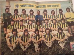 Pazar Haftalık Aktüalite Sinema Tiyatro Müzik ve Magazin Dergisi - 1976 Yılı - Sayı:965 - Nazan Şoray - Özden Yüce - Perihan Ateş 21 yaşına kalbi boş girdi - Nuri Sesigüzel - Yeşim Yükselen - Pakize Suda - Emel Özden - Serpil Örümcer - Müşerref Tezcan - Feridun Çölgeçen - Ahmet altunuş - Necmettin Benek - Şevket Şeker - Mehmet Öztopu - Nurettin SAbuncu - Kamuran Akkor - Vasfi Uçaroğlu - Nurhan Akgün - Seyhan Karabay - Yalçın Gülhan - Zeki Doğan - Nisa Serezli - Kerem Yılmazer- Refik Kalay - Mine Mutlu ve Arzu Okay tahta yerleşti - Fatma Girik - Şampiyonlar Şampiyonu Fenerbahçe Dev Posteri - Ünlüler Albümü: Neşe Karaböcek - Salih Güney - Oksal Pekmezoğlu - Bilal İnci - Engin Çağlar - Süleyman Turan - İzzet Günay - Temel Gürsu - Yıldız Kenter - Turgut Boralı - Ayhan Işık - Hüseyin Peyda - Ertuğrul Bilda - Sermet Serdengeçti - Filmciler Suphi Kaner'i boykot etmişti ve o da canına kıydı - Göksel Arsoy - Belgin Doruk - Ferit Ceylan - Şahan Haki - Aysel Tanju -  Posterli Tam Takım Dergi