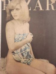 Pazar Haftalık Aktüalite Sinema Tiyatro Müzik ve Magazin Dergisi - 1974 Yılı - Sayı:957 - Arzu Okay - İlknur Taçbaş - Romalı Perihan aşkını açıkladı - Gökben - Sevda Nur - Ayhan Işık - Zeki Müren - Perihan Savaş - Muzaffer Tema - Sami Çölgeçen - Figen Biçel - Necdet Oktay - Özcan Tuncel - Süren Tezyen - Bekir Döğen - Erdoğan Çelik - Kemal Agcer - Mine May - Müşfik Kenter - Banu Opsin - Burhan İnce - Fehamet Perit - Yusuf Melek - Meri Özemre - Sevim Tuna bu kez kesin konuşuyor - Sami Güçlü - Mine Mutlu ile Arzu Okay aynı filmde soyunmak ve sevişmek için yarıştılar - Ünlüler Albümü: Nebahat Çehre - Yılmaz Atadeniz - Feyzi Tuna - Gündüz Serdengeçti - Cüneyt Arkın - Erol Taş - Feridun Kete - Ayhan Işık - Kerim Afşar - Yılmaz Güney - Uğur Güçlü - Ahmet Mekin - Lando Buzzanco - Hulki Saner - Melih Gülgen - Neşe Karaböcek - Mürüvvet Sim - İlhan Daner - Müfit İlkiz - Tarık Akan, Feri Cansel'e artık yenge diyecek - Turgut Akan - Muhteşem Marilyn Monroe - Adele Jergens - Tam Takım Dergi