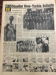 HÜRRİYET GAZETESİ 5 TEMMUZ 1967 YIL :20 SAYI :6890---İşçiler permi hakları için bir miting yapacak ---Parası çok aklı kıt siniri kuvvetli olan Türkiye ye gitsin ---En çok vergi veren firma ve şahıslar açıklandı ---Arabaya kurulup hududu geçen 2 genç  kısmetse  Amerika ya  gidecekler ---Kamil Sürücü 40 km hızla giden motorun üzerinde  numaralar  yapıyor ---İzmir ilk giren  Plaisir  yatı oldu ---Türkiye de satılan  bu ilacı kullanırken yüzde 50  si başka  hastalığa  tutuluyor ---Florya kampinglerinde  borçlu belediyeciler  teşhir  edilecek ---Fil kaynatacak kadar bir  kazan aranıyor ---Çok kıymetli genç ses sanatkarı :Dursun Salkım ---Şenol ,tekrar Beşiktaş 'lı oldu --Güreş takımımız  dün açıklandı ---Güzeller New-York ta buluştu --Güzelimiz New-York güzel ama herkes çok aceleci diyor ---Yelda Gürani  dünyanın en yüksek binasından kuşbakışı  şehri seyretti ---Amcasını oğlunun karısını öldürüp sonra  intihar etti ---