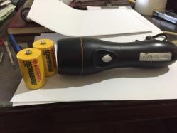 DURACELL EL FENERİ 2 ADET ŞARJLI PİL