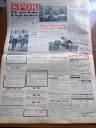 Vatan Gazetesi - 11 Ocak 1955 - Modayı Değiştirsek Yazan Ahmet Emin Yalman Köşe Yazısı - Edirne'de Sel Afet Halini Aldı - Sihirbaz Sanayici Profesör Jorge Chapiro İstanbul'da - Celal Yardımcı Müzeler Hakkında Cevap İçin Mehil İstedi - Yedek Subay Kanunu Değişiyor - Kiralar Serbest Bırakılmayacak - Asker Aileleri Maaşı 100 Liraya Çıkarılıyor - Merzuka Akçam Müebbet Hapse Mahkum Oldu - Altan Erbulak Fotoğraf - Başvekil Adnan Menderes Irak Meclisi'nde Konuşacak - Manhattan'da Üç Oda Yazan Simenon Yazı Dizisi - Müderris Mehmet İzzet Anıldı - Hoş Memo Karikatür - Birleşmiş Milletler Genel Sekreteri Hammarskjoeld Çu En Lai Görüşmeleri Sona Erdi - Fahrettin Kerim Gökay Yakında Yağmur Yağacaktır Diyor - Kıbrıs Müftüsü Dana Efendi Kıbrıs Türk Kalacaktır Sözünü Tekrar Etti - Migros 60 Seyyar Dükkan Açacak - Manchester Guardian'da Türkiye Hakkında İki Yazı - İnsan Yiyen Timsahların Büyük Düşmanı Avcı Bill - Sir Julius Levy'nin Yükselişi Yazan Daphne Du Maurier - Meryem Ana Yine Göründü