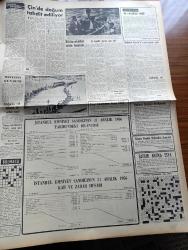 Vatan Gazetesi - 2 Haziran 1958 - De Gaulle Güven Oyu Aldı - İsmet İnönü Bugün Basın Toplantısı Yapıyor - Kıbrıs Türktür Partisi Genel Başkanı Fazıl Küçük İstanbul'da - Ahmet Emin Yalman Köşe Yazısı - Bakanlar Kurulu 8,5 Saat Süren İki Toplantı Yaptı - Adnan Menderes - Sıtkı Yırcalı - Celal Bayar - Yeni Dış Ticaret Rejimi Ağustos'ta İlan Ediliyor - Hürriyet Partili İbrahim Öktem Demokrat Parti Ve CHP Bizi Yıkmak İstiyor Dedi - Yandan Akıyor Yandan Yazan Adnan Veli Yazı Yazı Dizisi - Taş Devri Çizen Mıstık - Çakaralmaz Hafiye Çizen Eflatun Nuri - Bodrum Katları Da Dershane Olacak - Fransa'da Bir Diktatörlük Kurulabilir Mi Yazan Hıfzı Topuz - Hoş Memo Karikatür - 1958 Hububat Rekoltesi 20 Milyon Ton Olacak - Burç Falı - 58 Model Nasreddin Hoca - Dalgacı Mahmud Çizen Kim - Rüzgar Çelebi Çizen Guy Bara - Stiv Roper Çizen Saundes ve Waggon - Vefa Fenerbahçe'yi Mağlup Etti - Galatasaray Güneşspor'u 7 Gol İle Galip - Bursa Stadı Garp Meydanına Döndü - Beşiktaş Demirspor'a Mağlup Oldu