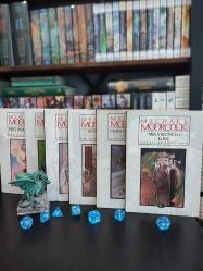 Elric Destanı 6 Kitap Set / 1. Melnibone'lu Elric 2. Kader Denizlerindeki Denizci 3. Beyaz Kurt'un Kaderi 4. Kaybolan Kule 5. Kara Kılıç'ın Laneti 6. Fırtına Yaratan