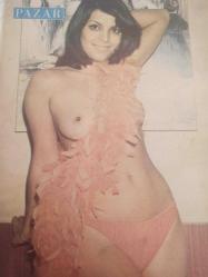 Pazar Haftalık Aktüalite Sinema Tiyatro Müzik ve Magazin Dergisi - 8 Haziran 1973 - Sayı:872 - Gönül Yazar - Sylvia Carmen - 10. Antalya film şenliği başladı - Murat Köseoğlu - Nejat Saydam - Melih Sertesen - Yıldırım Önal - Sevda Ferdağ - Tülin Örsek - Muhterem Nur - Turgut Özatay - Salih Güney - Esen Püsküllü - Sevda Karaca - Kartal Tibet - Osman Alyanak - Yıldırım Önal - Ahmet Özhan - Berker İnanoğlu - Zeynep Değirmencioğlu - Işık Yavuz - Melek Görgün - Yılmaz Şerif - Levent Çakır - İrem Doğan - Göksel Arsoy - Ülkü Özen - Filiz Akın - Emin Özberk - Nevin Bozbora - Cavidan Somerson - Mualla Onum - Sabahat Ataç - Nebahat Kılıç - Erol Tarhan - Nurettin Hancı - Mustafa Bozkurt - Necmi Akça - Hayri Caner - Pervin Par - Tamer Yiğit'i kayınpederi bir türlü affetmiyor - Rukiye Bayrak - Salata 1 Yaşında Karikatürü - Yeşilçam'ın aşk albümü - Eva Bender - Cihangir Gaffari - Gül Tener şarkıcılığı bırakmak niyetinde - Beyaz perde ağır bastı - Dergi Tam Değildir Sadece 12 Sayfası Mevcuttur