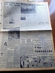 Vatan Gazetesi - 17 Nisan 1957 - Tanınmış Amerikalı Aktör William Holden Rock And Roll Nedir Bilmiyorum Dedi - İngiltere Kıbrıs'ı Taksim'e Taraftar - Sirkeci Halkalı Treninde Orak Çekiç Görüldü - Meşhur İmar Ve Şehircilik Mütehassısı Prost İstanbul'a Geldi - Döviz Kaçakçısı Ruben Asa Dün Tahliye Edildi - Patrikhane Dün De Sustu - Kıbrıs İçin İngiltere'ye Bir Muhtıra Vereceğiz Dedi - Dieppe Newhaven Yolu Yazan Henry Miller Yazı Dizisi - Bir Sanat Geleneği Mahya Yazan Ahmet Kutsi Tecer Köşe Yazısı - Çanakkale Türk'ün Kahramanlık Destanı Yazan Alan Moorehead Yazı Dizisi - Sendikalar Kanunu Tasarısı Hazırlandı - Ramazan Köşesi - Kıbrıs Meselesi Ve Fener Patrikhanesi Yazan Sadun Tanju - Hoş Memo Karikatür - 1001 Gece Masalları Hazırlayan Suat Taşer Yazı Dizisi - Dünya Nelere Gülüyor Karikatür - Batakhane İnsanları Yazan Adnan Veli Yazı Dizisi - Milli Takım Doğu Almanya'yı Da İspanya'yı da Yendi - Mithatpaşa'de Gece Maçları - Adalet Kasımpaşa Bugün Karşılaşıyor - Fenerbahçe Galatasaray Maçı