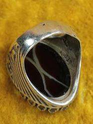 VINTAGE 925 GÜMÜŞ MONTÜRLÜ , DAMARLI KÖK AKİK TAŞLI EL YAPIMI BÜYÜK BOY YÜZÜK