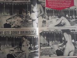 Pazar Haftalık Aktüalite Sinema Tiyatro Müzik ve Magazin Dergisi - 1974 Yılı - Sayı:939 - Seyyal Taner - Neri Neril - Yılmaz Güney için geldim diyen Romalı Perihan hala bekliyor - Özel Türkbaş - Gülistan Okan - Meral Orhonsay - Mine Soley - Romalı Perihan - Ülkü Özen - Özdemir Birsel - Ümit Utku - Serpil Nur - Fatma Girik İran'da film çevirecek - Feri Cansel - Türkan Şoray bikinisiyle - İzzet Günay - Prenses Banu - Aytaç Arman - Anuşka - Yavuz Selekman - Nurtekim Odabaşı - Ünlüler Albümü: Tarık Akan Dev Posteri - Çetin Gürtop - Gülşen Bubikoğlu - ORhan Aksoy - Metin Serezli - Yalçın Gülhan - Mehmet Dinler - Şükriye Atav - Ekrem Bora - Cahit Engin - Hülya Koçyiğit - Lütfi Ö. Akad - Gani Turanlı - Güner Sümer - Yılmaz Gruda - Münir Özkul - Muzaffer Tema - Deniz Erkanat - Çetin Gürtop - Nazan Şoray - Yusuf Sezgin - Nükhet Duru - Oya German - Seyyal Taner - Sevinç Pekin - Saadet Sun - Yusuf Sezgin - Selma Güneri - Feri Cansel - Vural Cantürk - Nükhet Duru İzmir'i yakıyor Posterli Tam Dergi