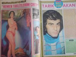 Pazar Haftalık Aktüalite Sinema Tiyatro Müzik ve Magazin Dergisi - 1974 Yılı - Sayı:939 - Seyyal Taner - Neri Neril - Yılmaz Güney için geldim diyen Romalı Perihan hala bekliyor - Özel Türkbaş - Gülistan Okan - Meral Orhonsay - Mine Soley - Romalı Perihan - Ülkü Özen - Özdemir Birsel - Ümit Utku - Serpil Nur - Fatma Girik İran'da film çevirecek - Feri Cansel - Türkan Şoray bikinisiyle - İzzet Günay - Prenses Banu - Aytaç Arman - Anuşka - Yavuz Selekman - Nurtekim Odabaşı - Ünlüler Albümü: Tarık Akan Dev Posteri - Çetin Gürtop - Gülşen Bubikoğlu - ORhan Aksoy - Metin Serezli - Yalçın Gülhan - Mehmet Dinler - Şükriye Atav - Ekrem Bora - Cahit Engin - Hülya Koçyiğit - Lütfi Ö. Akad - Gani Turanlı - Güner Sümer - Yılmaz Gruda - Münir Özkul - Muzaffer Tema - Deniz Erkanat - Çetin Gürtop - Nazan Şoray - Yusuf Sezgin - Nükhet Duru - Oya German - Seyyal Taner - Sevinç Pekin - Saadet Sun - Yusuf Sezgin - Selma Güneri - Feri Cansel - Vural Cantürk - Nükhet Duru İzmir'i yakıyor Posterli Tam Dergi