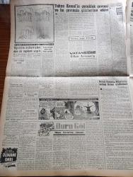 Vatan Gazetesi - 2 Aralık 1959 - Ahmet Emin Yalman Köşe Yazısı - Önümüzdeki Hafta Ankara'ya Gelecek Olan Eisenhower'u 150 Bin Kişi Karşılayacak - Başbakan Adnan Menderes Ege'de Bir Geziye Çıkacak - Maliye Bakanı Hasan Polatkan 1960 Bütçesi 7.266. 695 Lira Dedi - Amerikan Yardımı Türkiye'de Hangi Alanlara Veriliyor - İzmit'te 2100 Yıl Öncesine Ait Bazı Eserler Bulundu - Duru Göl İlhan Tarus'un Romanı Yazı Dizisi - Aksarayda'ki Işıklı Ağaçlar Sökülüyor - Yahya Kemal'in Çocukluk Çevresi Bu Bu Çevrenin Şiirlerine Etkisi - Namık Kemal'in Ölümünün Yetmiş Birinci Yıldönümü - Naim Tirali - Politika Ve Ötesi Yazan Sadun Tanju - Oyuncaklarımızı Kendimiz Yapalım - Ben Kimim Yazan Theresa Charles Yazı Dizisi - Lüp Lüp Amca Çizgi Roman Ric - Tonton Agah Çizgi Roman Sade Yalçın - Stiv Roper Çizen Saunders ve Waggon - Sorbon Üniversitesinden Mezun Bir Hırsız Yakalandı - Fenerbahçe Dün Nice'e İki Sakatla Gitti - Lefter'e Tekme Atarak Sakatlayan Fenerbahçeli Futbolcu Seracettin Özür Diledi - Beşiktaş