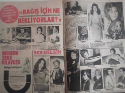 Pazar Haftalık Aktüalite Sinema Tiyatro Müzik ve Magazin Dergisi - 2 Ağustos 1974 Sayı:932 - Leyla Sayar - Neri Neril - Ayıp denen bir şey - İrfan Atasoy - Figen Han - Fatma Belgen - Eşref Kolçak - Muhterem Nur - Emel Özden - Mehmet Çelebi - Necmi Üstürk - Melek Görgün - Arda Uskan - Seyyal Taner - Tamer Yiğit - Rukiye Yiğit - Melek Görgün -Necla Güler - Hediye Erdal - Erdem Arıkan - Güngör Tekin - Mehmet Öner - Mehmet Çınarlı - Nur Özdemir - Belkıs Özener - Gamze Öz - Erdinç Öz  - Turgay Oylum - Serdar Gökhan - Pakize Suda - Nazan Şoray - Mine Mutlu Dev Posteri - İlknur Taçbaş - ''Bağış için ne bekliyorlar?'' - İhsan Demirel - Ekrem Kofoğlu - Mualla Tokay - İsmet Kaya - Safa M. Yurdanur - Nebahat Çehre - İsmail Sucu - Selma Güneri - Türkan Şoray - Zeki Müren - Emel Sayın - Hülya Koçyiğit - Cüneyt Arkın - Tarık Akan - Muazzez Abacı - Orhan Gencebay - Ayhan Işık - Prenses Banu - Eddie Foster - Debbie Reynolds - Tanju Korel - Mahmut Bilgiç - Nükhet Egeli - Posterli Tam Takım Dergi