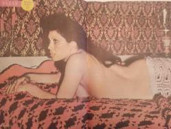 Pazar Haftalık Aktüalite Sinema Tiyatro Müzik ve Magazin Dergisi - 17 Mayıs 1974 - Sayı:921 - Pakize Suda - Ceyhan Cem - Emel Özden Şarkıcı Oldu - Harıl Harıl Ders Alıyor - Ümit Torabel - Işıl Öztüre Sönmez - Emel Alper - Sema İndere - Sevil Özyurt - Orhan Şener - Yıldız Kenter - Şükran Güngör - Suna Albayrak - Behice Kantarcıoğlu - Moiz Fis - Adnan Şenses - Meral Akçan - Reha Özme - Bertha için çıplaklık en büyük mutluluk - Feri Cansel Dev Posteri - Fenerbahçe Kaptanı Ziya Şengül - Trabzonspor Onbiri Dev Posteri - Beşiktaşlı Dorde Miliç - Neri Neril Yeşilçam'a demir attı - Kadir İnanır - Nejat Saydam - Nuray Belbüken - Fahrettin Arslan - Muazzez Abacı - Murat Köseoğlu - Selma Güneri - Neşe Karaböcek - Norma Levy - Erol Taş - Ajda Pekkan - Hülya Şengül - Sevinç Pekin - Mesut Engin - Yalçın Gülhan - Neşe Karaböcek - Ahmet Turgutlu fotoğraf ve haberi - Posterli Tam Takım Dergi