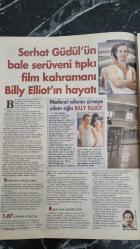 HÜRRİYET KEYİF GAZETESİ 29 AĞUSTOS 2004  ŞREK'LE İKİNCİ MACERA.- YENİ DÜŞMAN KAYINPEDER ÖMÜR GEDİK ÖDÜLLÜ EKİP YENİDEN İŞ BAŞINDA .- SERHAT GÜDÜL2ÜN BALE SERÜVENİ.- İSRAİLDE DÜNYA BİRİNCİSİ OLDU .- EZGİ BAŞARAN TÜRKÇEYİ BU SOKAKTA ÖĞRENDİM BİLMEDEN NEFES ALIR GİBİ .- HAÇLI SEFERLERİNİ ANLATAN FİLİM ŞİMDİDEN POLEMİK KONUSU OLDU .- BARBOROS ALTUĞ ULAŞILAMAYAN YAZAR.-  CELAL ÜSTER CAN YAYINLARI YENİ YÖNETMENİ .- BEKLENEN ALBÜM BAYHAN HAYAL EDEMİYORUM.