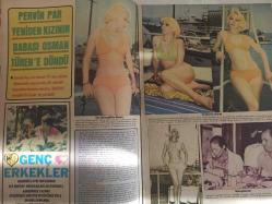 Pazar Haftalık Aktüalite Sinema Tiyatro Müzik ve Magazin Dergisi - 1976 Yılı - Sayı:1048 - Fatma Girik - Yeşim Yükselen - Kardeşlik Çağrısı - Ludmilla Zaitseva - Seyyal Taner hastaneye düştü - Cüneyt Arkın - Serçin Erdem - Atıf Kaptan - Türkan Gürses - Feri Cansel tüm sevgisini köpeğine verdi - Nesrin Nur Ankara'da bulundu - Pervin Par yeniden kızının babası Osman Türen'e döndü - Türkan Şoray servetini Nazan Şoray' bağışlıyor - Bir aşkın fotoromanı - Meral Zeren - Selami Şahin - Jimmy Baker - Semra Yıldız'ın Amerikalı eşi Jimmy aşkı uğruna Müslüman oldu - Emel Aydan Lozan'da üç aydır striptiz yapıyor - Evlilik suya düşer düşmez Pelin Ceylan dansözlüğe dönüş yaptı - Yıldıray Çınar - Hüseyin Peyda - Aliye Rona - Benim Başar - Hüseyin Peyda - Nurhan Nur - Romena Michelle fotoğraf ve haberi - Tam Takım Dergi