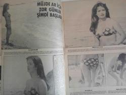 Pazar Haftalık Aktüalite Sinema Tiyatro Müzik ve Magazin Dergisi - 1976 Yılı - Sayı:1036 - Seher Şeniz - Nalan Çöl - Hülya Tuğlu'dan ayrılan Varol Ürkmez, Nalan Çöl'e el koydu - Müjde Ar için zor günler başladı - Nilüfer Koçyiğit - Bekir Çelenk - Canan Candan - Burçin Bozhan - Prenses Banu, Mısır'da tatilin tadını çıkarıyor - Nil Burak açık konuştu - Alev Aldın - Ceyda Karahan - Arzu Okay - Julie Long'un tek parolası var - Handan Adalı - Mine Kolyinçu - Nigar Uluerer - Yüksel Üstkan - Nurten Bulman - Siret Aslan - Azmi Yılmaz - Metin Yılmaz - Feri Cansel - Kolombo Hüsnü fotoromanı - Ata Saka - Yeşim Yükselen - Aydemir Akbaş - Arif Keskiner fotoğraf ve haberi - Tam Takım Dergi