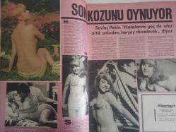Pazar Haftalık Aktüalite Sinema Tiyatro Müzik ve Magazin Dergisi - 22 Temmuz 1967 - Sayı:565 - Sevinç Pekin - Semiramis Pekkan - Sezer Güvenirgil - Zeynep Aksu - Son kozunu oynuyor - PURO Sabun Reklamı - Yeşilçam'ın ünlüleri - Figen Han - Nuran Aksoy - Nurlan San - Arzu Özyiğit - Mine Mutlu - Geziden Notlar - Pazar'ın motor gezisinde buluştular - Figen Say çıplak göle girdi - Fikret Hakan'ın eski ve yeni gözdeleri Yeniköy'de buluştu - Lale Sarı - Pervin Par - Gülsün Kamu - Gönül Turgut - Doctor Renaud Krem Reklamı - Hanımlar Sizin İçin - Zeynep Berk - Hülya Darcan ve falınız - Yıldızlar Falınıza Baktı - Güzin Sayar - Cüneyt Arkın 20 Soru 20 Cevap fotoğraf ve haberi - Tam Takım Dergi