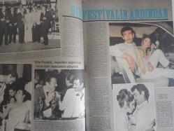 Pazar Haftalık Aktüalite Sinema Tiyatro Müzik ve Magazin Dergisi - 17 Haziran 1967 - Sayı:560 - Fatma Girik - Gönül Yazar - Ringo'lardan sonra şimdi de Killing - Yılmaz Atadeinz - Mine Soley - Koncay Şenay - Hüseyin Zan - Mete Mert - Yıldırım Gencer - Suzan Avcı - Enver Dönmez - Pervin Par - İrfan Atasoy - VOG EVA Külot Reklamı - Avrupa dördüncüsü Yelda Gürani Amerika'ya gitti - Bir festivalin ardından - Yılmaz Duru - Avni Tolunay - Erol Günaydın - Fatma Girik - Yılmaz Güney - Behlül Dal - Yılın Oyuncusu Fatma Girik oldu - Silvana Mangano - Sevil Hasman, Yeşilçam'ı önemsemiyor - Hanımlar sizin için - Zeynep Berk - Gönül Yazar falınıza bakıyor - Yatağı ve arabası dışında her şeyi haciz edildi - Buren Saat Reklamı - ''Kabahat Bende'' fotoğraf ve haberi - Tam Takım Dergi