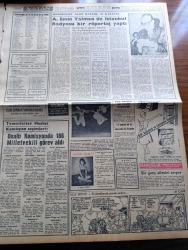 Vatan Gazetesi - 25 Ocak 1961 - Adnan Menderes'in İdamı İstendi - Savcı Nuri Togay Ahmet Hamdi Sezen Ve Servet Sezgin'in İdamını İstedi - 146. Madde - Hükümet Aleyhine Bir Teşkilat Kurmak İsteyenler Yargılandı - 28 Nisan Olayları Davasına 2 Şubat'ta Başlanılacak - Aziz Nesin'in Romanı Kağnı Gölgesindeki İt Yazı Dizisi - 2. Cumhuriyete Doğru Yazan Doktor İsmet Giritli - Temsilciler Meclisi Üyelerini Tanıtıyoruz - Vefik Pirinççioğlu - Hıfzı Oğuz Bekata - Bugün Bu Gece Tiyatro Ve Sinema Programı - Eichmann Onları Egzost Gazı İle Zehirliyorlardı - Piyanist Raffi Petrossian Geliyor - Taş Devri Çizen Mıstık - Tonton Agah Çizgi Roman Sade - Galatasaray Hapoel Basketbol Maçı - Federasyon Kulüplere 140 Bin Lira Yardımda Bulundu - Samim Uygun'un Lisansı Yine Ele Alındı - Bu Hafta Yapılacak Basketbol Maçları - Çanakkale Geyikli Olaylarının Duruşması - Şevket Soley Antrenör Davası - Boğaz Faciası Bir Cinayettir - Şefik Erensü Paris'e Gitti - Kraliçe Zeyn - Gezici Okul -  Efes'te Büyük Bir Şehir.