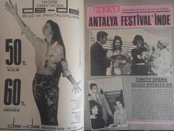 Pazar Haftalık Aktüalite Sinema Tiyatro Müzik ve Magazin Dergisi - 3 Haziran 1967 - Sayı:558 - Zeynep Aksu - Sevda Nur - Turhan Gürkan, Agah Özgüç ve Meftun Olgaç bildiriyor - Ekrem Bora - Selma Güneri - Matis Clabde - Ayfer Feray Semiramis Pekkan - Ekrem Bora - Memduh Ün - Beyaz perdeye ilk adım - Zeynep Aksu - 1967 Türkiye Sinema Güzeli - Rolleri Paylaştılar - Hülya Koçyiğit - Cüneyt Arkın - Pazar ekibi bildiriyor - Gülsün Kamu fırtınası İzmir'de esiyor - Hanımlar sizin için - Zeynep Berk - Yıldızlar ve Falınız - Leyla Sayar fala bakıyor - biraz kilo vermek istiyorsanız - Fikret Hakan Olunca... - Sevda Nur - Oya Peri - Bergama'da yeni bir aşk doğuverdi - Oya Peri - Sevda Nur fotoğraf ve haberi - Tam Takım Dergi