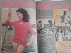 Pazar Haftalık Aktüalite Sinema Tiyatro Müzik ve Magazin Dergisi - 3 Haziran 1967 - Sayı:558 - Zeynep Aksu - Sevda Nur - Turhan Gürkan, Agah Özgüç ve Meftun Olgaç bildiriyor - Ekrem Bora - Selma Güneri - Matis Clabde - Ayfer Feray Semiramis Pekkan - Ekrem Bora - Memduh Ün - Beyaz perdeye ilk adım - Zeynep Aksu - 1967 Türkiye Sinema Güzeli - Rolleri Paylaştılar - Hülya Koçyiğit - Cüneyt Arkın - Pazar ekibi bildiriyor - Gülsün Kamu fırtınası İzmir'de esiyor - Hanımlar sizin için - Zeynep Berk - Yıldızlar ve Falınız - Leyla Sayar fala bakıyor - biraz kilo vermek istiyorsanız - Fikret Hakan Olunca... - Sevda Nur - Oya Peri - Bergama'da yeni bir aşk doğuverdi - Oya Peri - Sevda Nur fotoğraf ve haberi - Tam Takım Dergi