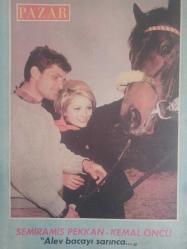 Pazar Haftalık Aktüalite Sinema Tiyatro Müzik ve Magazin Dergisi - 20 Mayıs 1962 - Sayı:297 - Sayı:556 - Yelda Gürani - Semiramis Pekkan - Kemal Öncü - Türkan Şoray kanunu için ne dediler? - İrfan Ünal - Metin Erksan - Ertem Eğilmez - Orhan Elmas - Yücel Hekimoğlu - Ayhan Işık - İki Ayda 8 kilo verdi - Esen Püsküllü ''tek arzum var'' diyor o da ''anne olmak'' - Nevin Nuray esmer oldu - Doğan Gürün - 1967 Güzellik Yarışması - Deniz Zorlu - Kemal Kınacı - Kayhan Türkçü - Zeynep Aksu - Dereceleri paylaştılar - Deneme filmi çekilirken - Cem Karaca - Nalan Güngör - Piraye Uzun - Suzan Mohaç - Selmin Ekşigil - Üç kuşak bir arada - Semiramis Pekkan yıllardır özlemini çektiği aşka kavuştu - Kemal Öncü - Aşk bu olsa gerek - Hanımlar sizin için Zeynep Berk - Sadri Alışık - Çolpan İlhan'ın falına bakıyor - Yeşilçam'ın ilk lolitası Hilal Esen açıklıyor - VOG EVA Külot Reklamı - ''Havva Cennetten ben de okuldan kovuldum'' Nilüfer Koçyiğit fotoğraf ve haberi - Tam Takım Dergi