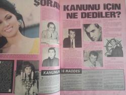 Pazar Haftalık Aktüalite Sinema Tiyatro Müzik ve Magazin Dergisi - 20 Mayıs 1962 - Sayı:297 - Sayı:556 - Yelda Gürani - Semiramis Pekkan - Kemal Öncü - Türkan Şoray kanunu için ne dediler? - İrfan Ünal - Metin Erksan - Ertem Eğilmez - Orhan Elmas - Yücel Hekimoğlu - Ayhan Işık - İki Ayda 8 kilo verdi - Esen Püsküllü ''tek arzum var'' diyor o da ''anne olmak'' - Nevin Nuray esmer oldu - Doğan Gürün - 1967 Güzellik Yarışması - Deniz Zorlu - Kemal Kınacı - Kayhan Türkçü - Zeynep Aksu - Dereceleri paylaştılar - Deneme filmi çekilirken - Cem Karaca - Nalan Güngör - Piraye Uzun - Suzan Mohaç - Selmin Ekşigil - Üç kuşak bir arada - Semiramis Pekkan yıllardır özlemini çektiği aşka kavuştu - Kemal Öncü - Aşk bu olsa gerek - Hanımlar sizin için Zeynep Berk - Sadri Alışık - Çolpan İlhan'ın falına bakıyor - Yeşilçam'ın ilk lolitası Hilal Esen açıklıyor - VOG EVA Külot Reklamı - ''Havva Cennetten ben de okuldan kovuldum'' Nilüfer Koçyiğit fotoğraf ve haberi - Tam Takım Dergi