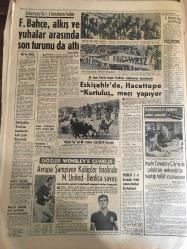 HÜRRİYET GAZETESİ 26 MAYIS 1968 YIL :21 SAYI :7211---Fransa da ki çarpışmalarda  2 ölü ,yüzlerce yaralı var ---İlk Denizaltımız -- Türk işçisi Hollandalı karısını ağır yaraladı --Arazi kavgasında 1 ölü,14 yaralı var --Blaiberg 'in vücudu kalbi reddediyor ---İnönü dün minyatür  bir gezisi daha yaptı ---Tahliye edilen  güzel balerin başka bir suçtan  tekrar cezaevini  boyladı ---Gençler neden orta yaşlı kadınlarla  evleniyorlar ?---Karma Sauna lar  Almanya da da çok rağbet görüyor ---Hippiler LSD yerine yeni madde  kullanıyor  :HOG ---2 Haziran seçimleri 1969 genel seçimin büyük bir provasıdır --Fenerbahçe ,alkış ve  yuhalar arasında son  turunu da attı --Eskişehir de Hacettepe  Kurtuluş maçı yapıyor --Avrupa Şampiyon Kulüpler  finalinde  M.United -Benfica  Savaşı ---Feriköy 3-0 kazandı  fakat sonunculuktan  kurtulamadı ----İngiliz Coventry  City  de çalıştıran  antrenörün  yaptığı  teklif inceleniyor ---Dünya Müslümanlar Haritası  nın Türkiye ye Sokulması Yasaklandı --
