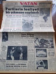 Vatan Gazetesi - 23 Ocak 1961 - Partilerin Faaliyeti Bir Çıkmaza Saplandı - Yeni Parti'nin Sayın Kurucularına Yazan Ahmet Emin Yalman Köşe Yazısı - İzin Verilmediği İçin CHP Kurultayı Da Toplanamıyor - Osman Bölükbaşı Ankara'ya Döndü - Seçimlerde 15 Milyon Seçmen Oy Kullanacak - Milli Türk Talebe Kongresi Bitmeden Dağıldı - İstanbul Ve İzmir'de İşçiler Miting Yaptı - Şiddetli Kış Devam Ediyor -  Aziz Nesin'in Romanı Kağnı Gölgesindeki İt Yazı Dizisi - Amerika'da Kennedy Çağı Yazan İbrahim Çamlı - Temsilciler Meclisi Üyelerini Tanıtıyoruz - Kemali Beyazıt - Etem Baransu - Lütfi Akatlı - Beklenen Bakan Turhan Feyzioğlu - Başkan Kennedy Kruşçef'e Cevap Verdi Dünya Sulhu İçin İşbirliğine Hazırız - Hoş Memo - Emil Galip Sandalcı - 150 Yılın Hikayesi Osmanlı İmparatorluğunda Batılılaşma Cereyanı Yazan Enis Tahsin Til Yazı Dizisi - Yeni Yılda Jean Louis Barrault Ve Odeon Tiyatrosu - Tonton Agah Çizgi Roman Sade Yalçın - Eichmann 250.000 Polonya Yahudisinin Tasfiye Emri Verildi - Metin Oktay.