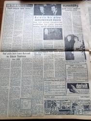 Vatan Gazetesi - 23 Ocak 1961 - Partilerin Faaliyeti Bir Çıkmaza Saplandı - Yeni Parti'nin Sayın Kurucularına Yazan Ahmet Emin Yalman Köşe Yazısı - İzin Verilmediği İçin CHP Kurultayı Da Toplanamıyor - Osman Bölükbaşı Ankara'ya Döndü - Seçimlerde 15 Milyon Seçmen Oy Kullanacak - Milli Türk Talebe Kongresi Bitmeden Dağıldı - İstanbul Ve İzmir'de İşçiler Miting Yaptı - Şiddetli Kış Devam Ediyor -  Aziz Nesin'in Romanı Kağnı Gölgesindeki İt Yazı Dizisi - Amerika'da Kennedy Çağı Yazan İbrahim Çamlı - Temsilciler Meclisi Üyelerini Tanıtıyoruz - Kemali Beyazıt - Etem Baransu - Lütfi Akatlı - Beklenen Bakan Turhan Feyzioğlu - Başkan Kennedy Kruşçef'e Cevap Verdi Dünya Sulhu İçin İşbirliğine Hazırız - Hoş Memo - Emil Galip Sandalcı - 150 Yılın Hikayesi Osmanlı İmparatorluğunda Batılılaşma Cereyanı Yazan Enis Tahsin Til Yazı Dizisi - Yeni Yılda Jean Louis Barrault Ve Odeon Tiyatrosu - Tonton Agah Çizgi Roman Sade Yalçın - Eichmann 250.000 Polonya Yahudisinin Tasfiye Emri Verildi - Metin Oktay.