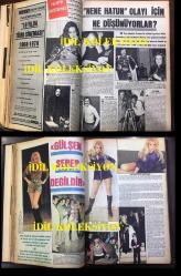 Pazar Haftalık Aktüalite Sinema Tiyatro Müzik ve Magazin Dergisi 1974 YILINDAN SIRASIYLA TEK CİLT İÇİNE YERLEŞTİRİLMİŞ TOPLAM 26 SAYI - ÖZEL CİLTLİ - FİLİZ AKIN - HÜLYA KOÇYİĞİT - FATMA GİRİK - TÜRKAN ŞORAY - CÜNEYT ARKIN - SEYYAL TANER - KADİR İNANIR - ARZU OKAY - BAHAR ERDENİZ - AYHAN IŞIK - SEVDA FERDAĞ - TAMER YİĞİT - BELGİN DORUK - EKREM BORA - SELMA GÜNERİ - FİKRET HAKAN - SADRİ ALIŞIK - NEBAHAT ÇEHRE - EDİZ HUN - ORHAN GENCEBAY - MİNE MUTLU - KARTAL TİBET - NAZAN ŞORAY - YILMAZ GÜNEY -- GÖKSEL ARSOY - FERİ CANSEL - İZZET GÜNAY - İZZET GÜNAY - TANJU GÜRSU - GÖNÜL YAZAR - KARTAL TİBET - FATMA GİRİK - SEVDA FERDAĞ - AJDA PEKKAN - ZEKİ MÜREN - EDİZ HUN - ENGİN ÇAĞLAR - ZEKİ MÜREN   - MİNE MUTLU  - MURAT SOYDAN - SALİH GÜNEY - PAKİZE SUDA - ÖZDEN YÜCE - ZEYNEP AKSU - GÜLİSTAN OKAN - PİRAYE UZUN - NEŞE KARABÖCEK - FERİ CANSEL - GAMZE ÖZ - FÜSUN ÖNAL - GÜLŞEN BUBİKOĞLU - BELGİN DORUK - MELEK GÖRGÜN - LEYLA SAYAR - MERAL ZEREN - ARZU OKAY - GÜNDÜZ GEDİKOĞLU - TORUMTAY OKTAY -İSMET MENGÜ