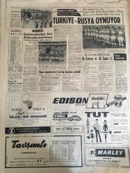 HÜRRİYET GAZETESİ 16 EKİM 1966 YIL :19 SAYI :6633--Tek taraflı ilhaka  asla razı olmayız ---Tabancalı düelloda  üç kişi öldü ---Ayin yaparken yakalanan işsiz  Nurcularda çok para bulundu ---Kız talebelerine sarkıntılık  eden öğretmen tevkif edildi ---40 ından  sonra  sakal bırakıp  üfürükçülüğe  başlayan hafızdan ,karısı boşanmak istiyor ---Teknikerler  ölüm orucu tutan iki arkadaşlarını  sedye ye koyup  taşıdılar --Hitler 'in bir İtalyan kızından gayrımeşru çocuğu varmış ---Türkiye -Rusya Oynuyor ---Eşofmanlardan biri Ankara da unutulmuş --Kupa maçlarının 2. tur kuralları çekildi --Galatasaray  :6 B.Spor :2 ---S.Demirel : Vazifeliler  değiştirilebilir  ,hükümet  mesuliyetini müdrik dedi ---Vatikan Büyük  Elçisi ,Muharrem Kızıloğlu  Öldü ---