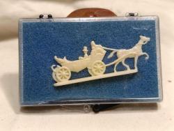 FG14------KUTUSUNDA HEUDEBERT PLASTİK FİGÜR--ATLI ARABA