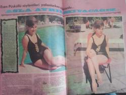 Pazar Haftalık Aktüalite Sinema Tiyatro Müzik ve Magazin Dergisi - 15 Ekim 1966 - Sayı:525 - Sevda Ferdağ - Fay Deterjan Reklamı - Yılmaz Duru 4 yıl sonra konuştu - ''Emeklerim Muhterem Nur'a haram olsun'' - Eski şöhretler nerdeler, ne yapıyorlar? - Nevin Aypar - Nilgün Esen - Paris süksesi - Pretty Quick Makyaj Malzemeleri Reklamı - Yılan hikayesi uzayıp gidiyor - Esen Püsküllü söylentileri yalanlarken ağlıyordu - ''Asla ayrılmayacağız'' - Sinema Haberleri - Ajda Pekkan - Nuri Sesigüzel - Selda Alkor - Hüseyin Baradan - Hulusi Kentmen - Göksel Arsoy dönüş yaptı... - Romantik Jön'den silahlı Bond'a - Hanımlar için: Zeynep Berk - Yağmurluklar ve yağmur suyunun cildinize olan faydası - Suzan Avcı - Süt yerine kireç banyosu yapınca soluğu hamamda aldı - ''Kolsuz Kahraman'' filme alınıyor fotoğraf ve haberi - Tam Takım Dergi