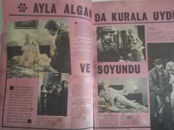 Pazar Haftalık Aktüalite Sinema Tiyatro Müzik ve Magazin Dergisi - 7 Ocak 1967 - Sayı:537 - Semiramis Pekkan - Yeşilçam'ın Yeni Vampları:3 Emel Turgut - Semiramis Pekkan'da ablası gibi plak doldurmaya başladı - Ayla Algan da kurala uydu ve soyundu - Sadri Alışık - İlle de sanat - Fikret Hakan - Nuran Aksoy - Figen Say - Ümit Kiper - Dinçer Sümer - 66'dan 67'ye - Muzaffer Tema - Suzan Avcı ve eşi - Esen Püsküllü - Yücel Uçanoğlu - Leyla Sayar - Tülin Elgin - Gülriz Sururi - Engin Cezzar - Gülriz Cezzar - Sevil Hasman - Nevin Nuray - Yılmaz Güney - Çolpan İlhan - Sadri Alışık - Fatma Girik - Sema Özcan'ı da şarkıcı yaptılar - Sabina aynı sette, iki ayrı film için soyunup dökündü - Fatma Girik ve Yıldızınız - Hanımlar için - Zeynep Berk - Vog Eva Külotları Reklamı - Fatma Girik erkeklere sesleniyor - PURO Sabun Reklamı - ''Karaoğlan'' filmiyle sinemaya ilk adımı atan Emel Turgut ''iş biraz da şansa bakar'' diyor fotoğraf ve haberi - Tam Takım Dergi