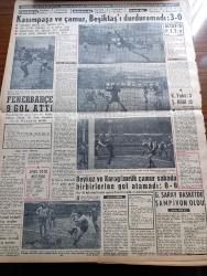 Vatan Gazetesi - 6 Şubat 1961 - Yeni Türkiye Partisi Tüzüğünü Açıklıyor - Başkanlık Ekrem Alican Başkan Yardımcılığı İse Enver Adakan'ın Uhdesinde Olacak - Ragıp Gümüşpala İl Temsilcileri İle Görüşüyor - Santa Maria Dün Portekiz'e Verildi - Kaybolduğu Bildirilen Çaltı Şilebi Haliç'te Duruyor - Yüksek Adalet Divanı Başkanı Salim Başol Ankara'da - Adnan Menderes'i Kızdıran İsveçli Yazar Barbara Karabuda Geldi - Maliye Bakanı Kemal Kurdaş'ın Konuşması - Aziz Nesin'in Romanı Kağnı Gölgesindeki İt Yazı Dizisi - Et Fiyatları Mevsim İcabı Yükseliyormuş - Emil Galip Sandalcı Köşe Yazısı - Boyahane Cinayeti - Arı Bisküvileri - 1960 Amerikası Yazan Doçent Doktor Nermin Abadan Yazı Dizisi - Taş Devri Çizen Mıstık - Tonton Agah Çizgi Roman Sade Yalçın - Burç Falı - Lozan Kulübünün Çalışmaları - Devlet Tiyatrolarında Yeni Oyunlar - Puro Tuvalet Sabunu - Bulmaca- Kasımpaşa Ve Çamur Beşiktaş'ı Durduramadı - Fenerbahçe Ankaragücü'ne 9 Gol Attı - Spor Toto Neticeleri - Galatasaray Baskette Şampiyon