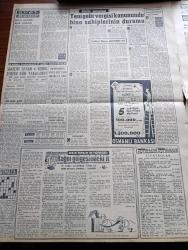 Vatan Gazetesi - 8 Şubat 1961 - Türkiye Adalet Partisi İki Gün İçinde Kurulacak - Yeni İmar Bakanı Rüştü Özal - Otomobil İmali İçin Bir Rapor Hazırlandı - Adnan Menderes Bugün Eşiyle Görüşecek - Enver Adakan - Ekrem Alican - Haznedar Cinayeti Aydınlandı - Tibet'te Açlık Bir Felaket Halini Aldı - Denizcilik Bankası 3 Yeni Şilep Alıyor - Yatırımlar İçin 15 Milyar Lira Lazım - Aziz Nesin'in Romanı Kağnı Gölgesindeki İt Yazı Dizisi - Bulmaca - Füzelerde Amerika'nın Rusya'dan Geri Olmadığı Resmen Tesbit Edildi - 250 Çift Ayakkabı Eskiten Yazar Georg Greubel Geldi - Kazım Karabekir'in İstiklal Harbimiz Kitabı Dava Konusu Oldu - Salazar'ı Devrilmekten Kurtaran Adam Churchill - 1960 Amerikası Yazan Doçent Doktor Nermin Abadan Yazı Dizisi - Yurtta Dünyada Fikir Ve Sanat Olayları - Taş Devri Çizen Mıstık - Tonton Agah Çizgi Roman Sade Yalçın - Sana Nebati Margarin - Milli Piyango Dün Çekildi - Fenerbahçe Kongresi - Fenerbahçe Umumî Kaptanı Fikret Kırcan - Futbol Maçı Biletlerine Zam