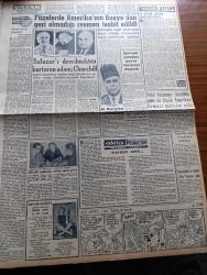 Vatan Gazetesi - 8 Şubat 1961 - Türkiye Adalet Partisi İki Gün İçinde Kurulacak - Yeni İmar Bakanı Rüştü Özal - Otomobil İmali İçin Bir Rapor Hazırlandı - Adnan Menderes Bugün Eşiyle Görüşecek - Enver Adakan - Ekrem Alican - Haznedar Cinayeti Aydınlandı - Tibet'te Açlık Bir Felaket Halini Aldı - Denizcilik Bankası 3 Yeni Şilep Alıyor - Yatırımlar İçin 15 Milyar Lira Lazım - Aziz Nesin'in Romanı Kağnı Gölgesindeki İt Yazı Dizisi - Bulmaca - Füzelerde Amerika'nın Rusya'dan Geri Olmadığı Resmen Tesbit Edildi - 250 Çift Ayakkabı Eskiten Yazar Georg Greubel Geldi - Kazım Karabekir'in İstiklal Harbimiz Kitabı Dava Konusu Oldu - Salazar'ı Devrilmekten Kurtaran Adam Churchill - 1960 Amerikası Yazan Doçent Doktor Nermin Abadan Yazı Dizisi - Yurtta Dünyada Fikir Ve Sanat Olayları - Taş Devri Çizen Mıstık - Tonton Agah Çizgi Roman Sade Yalçın - Sana Nebati Margarin - Milli Piyango Dün Çekildi - Fenerbahçe Kongresi - Fenerbahçe Umumî Kaptanı Fikret Kırcan - Futbol Maçı Biletlerine Zam