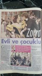 HÜRRİYET KEYİF GAZETESİ -  30 EKİM 2005 - ZORRO - EVLİ VE ÇOCUKLU - ÖMÜR GEDİK - DÖNGEL KARHANESİ, METİM AKPINAR AHMET UĞURLU - RESSAM VE GALERİCİLERDEN MÜZAYEDE EVLERİNE AĞIR ELEŞTİRİ , MEHMET GÜLERYÜZ , TURGAY ARTAM , DOĞAN PAKSOY , BEDRİ BAYKAM - İLHAN YILMAZ, KEMAL SUNAL İNEK ŞABAN VE SONRASINI İNCELEDİ -  GÜL SUNAL - HERBİE TAM GAZ - RAM OREN , AFRİKA PRENSESİ - SAVAŞ ÖZBEY , GERÇEK YABANCI DAMAT ÇIRAĞAN 'DA ÇALIYOR - EDEBİYAT DÜNYASIN DA JET PA OLAYI