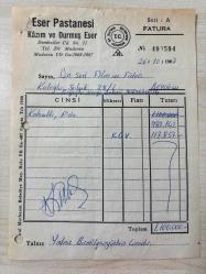 YEMEK FATURASI - 26 EKİM 1987 - ESER PASTANESİ - KAZIM VE DURMUŞ ESER - MUDURNU, BOLU - OSMAN F. SEDEN - BEYOĞLU, İSTANBUL - ISLAK İMZALI, KAŞELİ - 14 x 20 cm EBATLI ORİJİNAL FATURA