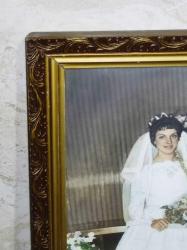 18218-ESKİLERDEN AHŞAP ALTIN YALDIZ İŞLEMELİ S/B RESİMLİ ÇERÇEVE