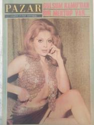 Pazar Haftalık Aktüalite Sinema Tiyatro Müzik ve Magazin Dergisi - 5 Haziran 1970 - Sayı:715 - Fatma Karanfil - Gülsüm Kamu - Fatma Karanfil, Oya Peri, Gülgün Erdem donuk festivale renk veriyorlardı - Ünal Tolunay - Agah Özgüç - Tuncer Cebeci - Suzi Janet soyundu - Acarsoy buzdolabı reklamı - Yıldırım Gencer'in mahpusluğu Aynur Akarsu'nun canına tak dedi - Tijen Par - Hülya Darcan - Karper Peynir reklamı - Filmciler Nevin Nuray'ın peşinden koşuyor - Ünsel Aybek - Sevda Ferdağ sinemayı bırakınca evlenecek - Sadri Alışık - Yusuf Sezgin - Super Job Traş Makinesi reklamı - Fikret Hakan bu sefer iyice ümitli - Cüneyt Arkın'ı nişanlısı bir dakika bile yalnız bırakmıyor - Betül Işıl - Piraye Uzun - Orhan Kapkı - Erdoğan Tokatlı - Erdoğan Tokatlı - Nihat Akın - Piraye Uzun - Orhan Kapkı - Zuhal Aktan - Sommie Bouldin - Doctor Renaud Krem Reklamı fotoğraf ve haberi - Tam Takım Dergi