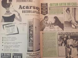 Pazar Haftalık Aktüalite Sinema Tiyatro Müzik ve Magazin Dergisi - 5 Haziran 1970 - Sayı:715 - Fatma Karanfil - Gülsüm Kamu - Fatma Karanfil, Oya Peri, Gülgün Erdem donuk festivale renk veriyorlardı - Ünal Tolunay - Agah Özgüç - Tuncer Cebeci - Suzi Janet soyundu - Acarsoy buzdolabı reklamı - Yıldırım Gencer'in mahpusluğu Aynur Akarsu'nun canına tak dedi - Tijen Par - Hülya Darcan - Karper Peynir reklamı - Filmciler Nevin Nuray'ın peşinden koşuyor - Ünsel Aybek - Sevda Ferdağ sinemayı bırakınca evlenecek - Sadri Alışık - Yusuf Sezgin - Super Job Traş Makinesi reklamı - Fikret Hakan bu sefer iyice ümitli - Cüneyt Arkın'ı nişanlısı bir dakika bile yalnız bırakmıyor - Betül Işıl - Piraye Uzun - Orhan Kapkı - Erdoğan Tokatlı - Erdoğan Tokatlı - Nihat Akın - Piraye Uzun - Orhan Kapkı - Zuhal Aktan - Sommie Bouldin - Doctor Renaud Krem Reklamı fotoğraf ve haberi - Tam Takım Dergi