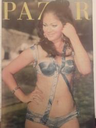 Pazar Haftalık Aktüalite Sinema Tiyatro Müzik ve Magazin Dergisi - 14 Ağustos 1970 - Sayı:725 - Fatma Girik - Nazan Şoray - Ajda Pekkan babasını kaybetti - Oya Peri denizden oldu - Feri Cansel işin kolayını buldu - Sadri Alışık - Hayri Caner - Totex Şampuan Reklamı - Tursil Deterjan Reklamı - Eski hamisi Semih Evin, Mine Mutlu, Cengiz Konuk beraberliği için konuştu - Seher Şeniz 4 yıl sonra Yeşilçam'da - İlhan Engin - Fikret Hakan - OMO Deterjan Reklamı - Rossano Brazzi - Sylva Koscina - Selda Alkor büyük bir ''aşk'' yaşıyor - Yılmaz Güney - Nazan Şoray'ın Sevtap Eti'den haberi yok - Turgut Demirağ ile arkadaşlık var, ancak evlilik yok fotoğraf ve haberi - Tam Takım Dergi