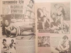 Pazar Haftalık Aktüalite Sinema Tiyatro Müzik ve Magazin Dergisi - 14 Ağustos 1970 - Sayı:725 - Fatma Girik - Nazan Şoray - Ajda Pekkan babasını kaybetti - Oya Peri denizden oldu - Feri Cansel işin kolayını buldu - Sadri Alışık - Hayri Caner - Totex Şampuan Reklamı - Tursil Deterjan Reklamı - Eski hamisi Semih Evin, Mine Mutlu, Cengiz Konuk beraberliği için konuştu - Seher Şeniz 4 yıl sonra Yeşilçam'da - İlhan Engin - Fikret Hakan - OMO Deterjan Reklamı - Rossano Brazzi - Sylva Koscina - Selda Alkor büyük bir ''aşk'' yaşıyor - Yılmaz Güney - Nazan Şoray'ın Sevtap Eti'den haberi yok - Turgut Demirağ ile arkadaşlık var, ancak evlilik yok fotoğraf ve haberi - Tam Takım Dergi