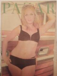 Pazar Haftalık Aktüalite Sinema Tiyatro Müzik ve Magazin Dergisi - 4 Eylül 1970 - Sayı:728 - Leyla Sayar - Esen Püsküllü - Günseli Başar'ın kavalyesi Fikret Hakan - Ali Çakuş - Serpil Örümcer artık ''aşka paydos'' dedi - Leyla Sayar bu yıl da bekar kaldı - Filiz Akın oğlunun artist olmasını hiç istemiyordu ama İlker İnanoğlu şimdi başa güreşiyor - Cüneyt Arkın - Zeynep Değirmencioğlu - Ajda Pekkan - Ve Paris'te yemeğe bayılır - Nuran Aksoy'u ufacık kızıyla tek başına bıraktılar - Kaya Ererez - Tursil Deterjan Reklamı - Nilüfer Koçyiğit'te ablasının izinden gidiyor - Muzaffer Tema yalnız yaşamaya bir süre alıştı - Memduh Ün - Ayhan Işık - Kadir İnanır - Hayati Hamzaoğlu - Esen Püsküllü - Annelik ve sinema bir arada yürüyor fotoğraf ve haberi - Tam Takım Dergi