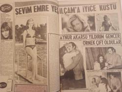 Pazar Haftalık Aktüalite Sinema Tiyatro Müzik ve Magazin Dergisi - 23 Ekim 1970 - Sayı:735 - Seher Şeniz - Selda Alkor ve Nişanlısı Cihat İlkbaşaran - Sevim Emre Yeşilçam'a iyice küstü - Aynur Akarsu, Yıldırım Gencer örnek çift oldular - Sadri Alışık'ı boyalı yamyamlar Afrika'ya yolcu etti - Yılmaz Güney dert yandı - Mahmut Tezcan yeni eşi üzerinde iddialı - Müşerref Tezcan - Menderes Utku - Filiz Akın'a şarkıcılık çok yakıştı - Persil Deterjan Reklamı - Raquel Welch - Ursula Andress - Dişilerin En Dişisi! - Peri Han - Güner sümer - Selda Alkor - Ayşecik Pamuk Prenses oldu - Zeynep Değirmencioğlu - Suna Selen - Salih Güney - Nuran Aksoy'un albümünden - Seher Şeniz, Feri Cansel ile savaşıyor fotoğraf ve haberi - Tam Takım Dergi