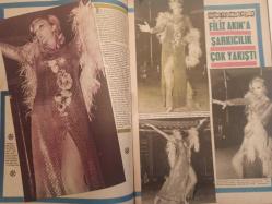 Pazar Haftalık Aktüalite Sinema Tiyatro Müzik ve Magazin Dergisi - 23 Ekim 1970 - Sayı:735 - Seher Şeniz - Selda Alkor ve Nişanlısı Cihat İlkbaşaran - Sevim Emre Yeşilçam'a iyice küstü - Aynur Akarsu, Yıldırım Gencer örnek çift oldular - Sadri Alışık'ı boyalı yamyamlar Afrika'ya yolcu etti - Yılmaz Güney dert yandı - Mahmut Tezcan yeni eşi üzerinde iddialı - Müşerref Tezcan - Menderes Utku - Filiz Akın'a şarkıcılık çok yakıştı - Persil Deterjan Reklamı - Raquel Welch - Ursula Andress - Dişilerin En Dişisi! - Peri Han - Güner sümer - Selda Alkor - Ayşecik Pamuk Prenses oldu - Zeynep Değirmencioğlu - Suna Selen - Salih Güney - Nuran Aksoy'un albümünden - Seher Şeniz, Feri Cansel ile savaşıyor fotoğraf ve haberi - Tam Takım Dergi
