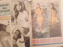 Pazar Haftalık Aktüalite Sinema Tiyatro Müzik ve Magazin Dergisi - 23 Ekim 1970 - Sayı:735 - Seher Şeniz - Selda Alkor ve Nişanlısı Cihat İlkbaşaran - Sevim Emre Yeşilçam'a iyice küstü - Aynur Akarsu, Yıldırım Gencer örnek çift oldular - Sadri Alışık'ı boyalı yamyamlar Afrika'ya yolcu etti - Yılmaz Güney dert yandı - Mahmut Tezcan yeni eşi üzerinde iddialı - Müşerref Tezcan - Menderes Utku - Filiz Akın'a şarkıcılık çok yakıştı - Persil Deterjan Reklamı - Raquel Welch - Ursula Andress - Dişilerin En Dişisi! - Peri Han - Güner sümer - Selda Alkor - Ayşecik Pamuk Prenses oldu - Zeynep Değirmencioğlu - Suna Selen - Salih Güney - Nuran Aksoy'un albümünden - Seher Şeniz, Feri Cansel ile savaşıyor fotoğraf ve haberi - Tam Takım Dergi